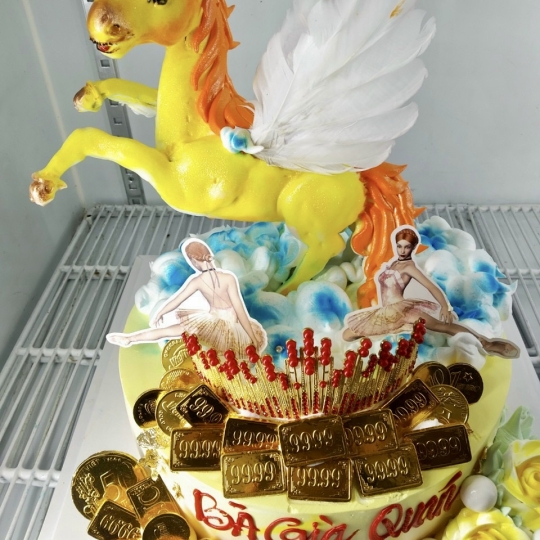 bánh kem sinh nhật thú nổi