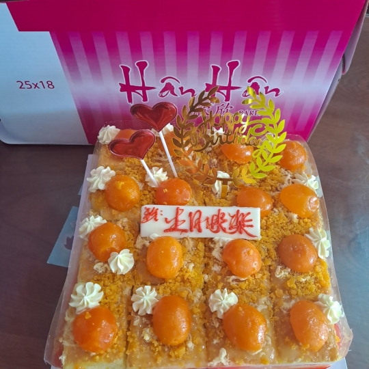 Bánh Bông Lan Trứng Muối