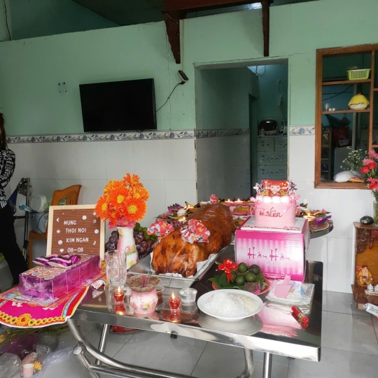 MÂM ĐẦY THÁNG, THÔI NÔI