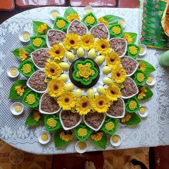MÂM ĐẦY THÁNG, THÔI NÔI